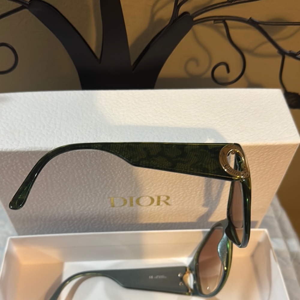Christian Dior Authentic Green Women's Sunglasses In Amazing Condition With Box - Picture 7 of 16